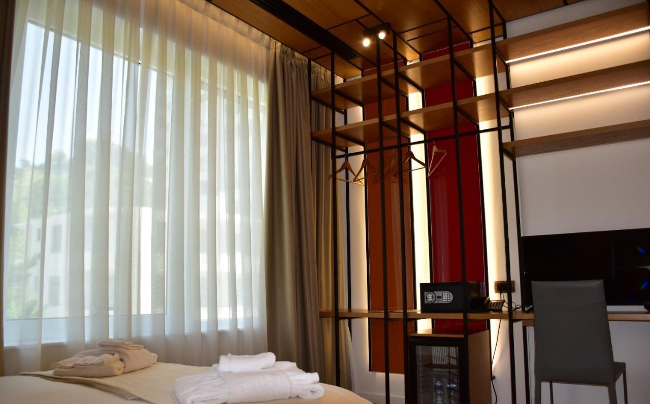 Hotel Ergi'S Durres Exterior photo