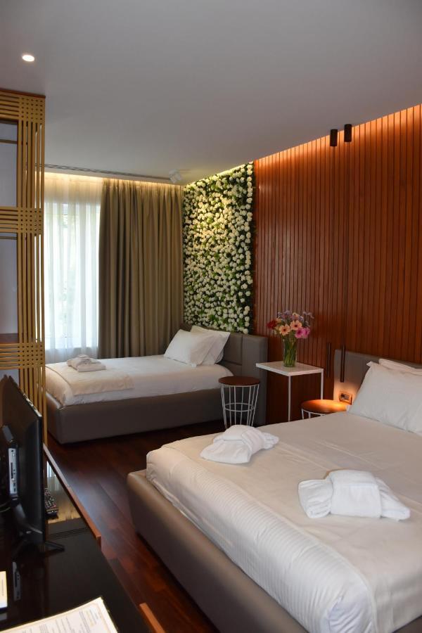 Hotel Ergi'S Durres Exterior photo