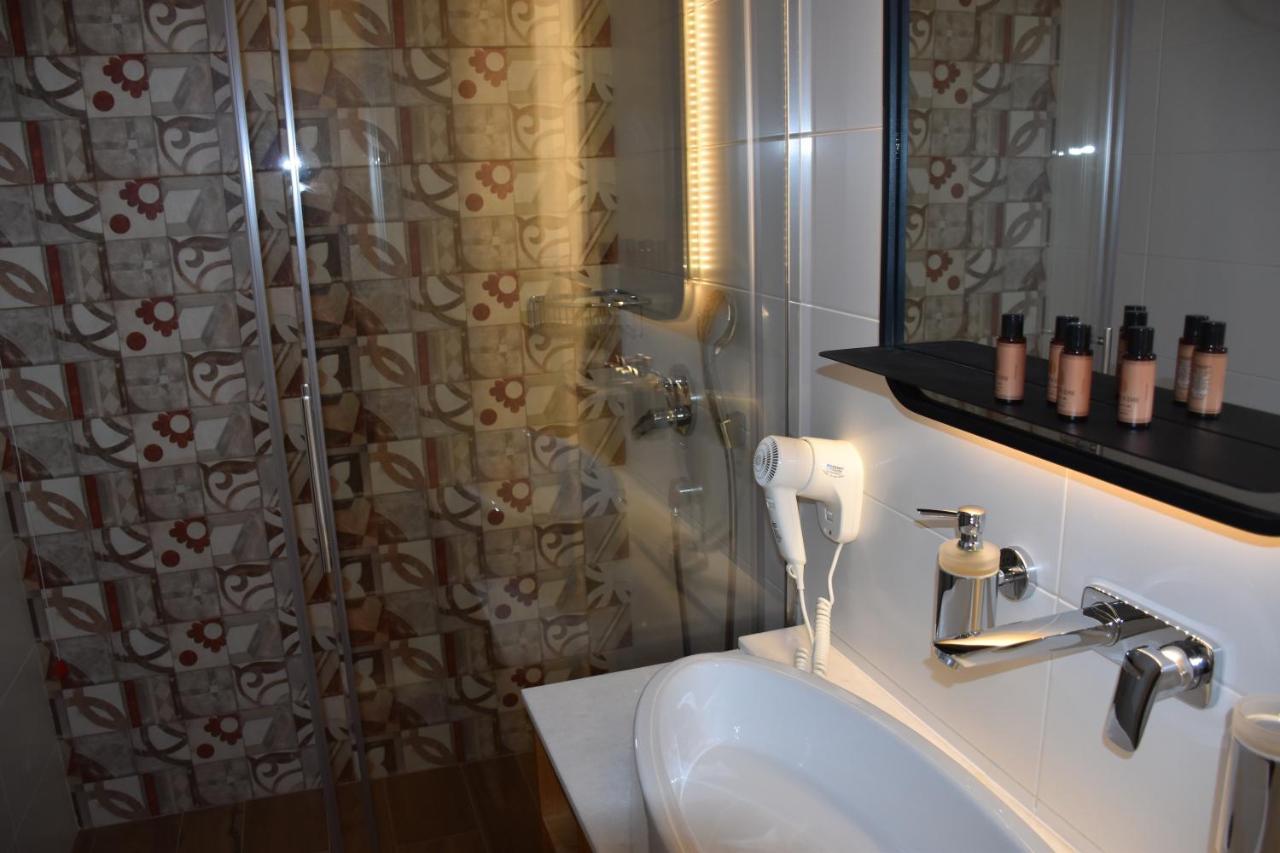 Hotel Ergi'S Durres Exterior photo